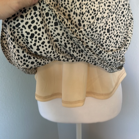 Pink Lily Tan and Black Flowly Top Size S - Picture 2 of 5